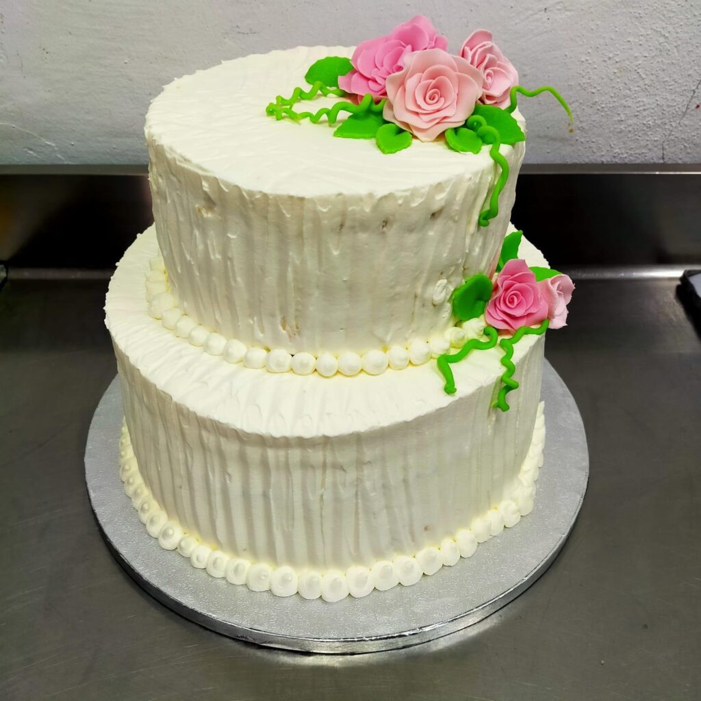 Tarta de Boda Sencilla con Flores 2