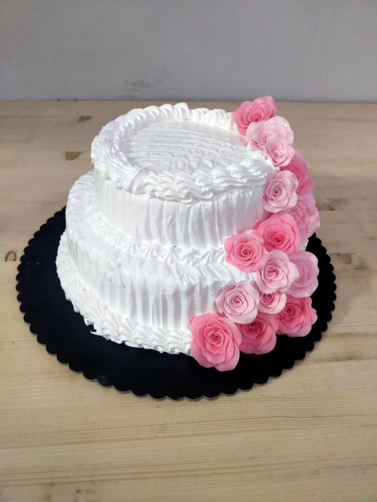 Tarta de Boda Sencilla con flores 3