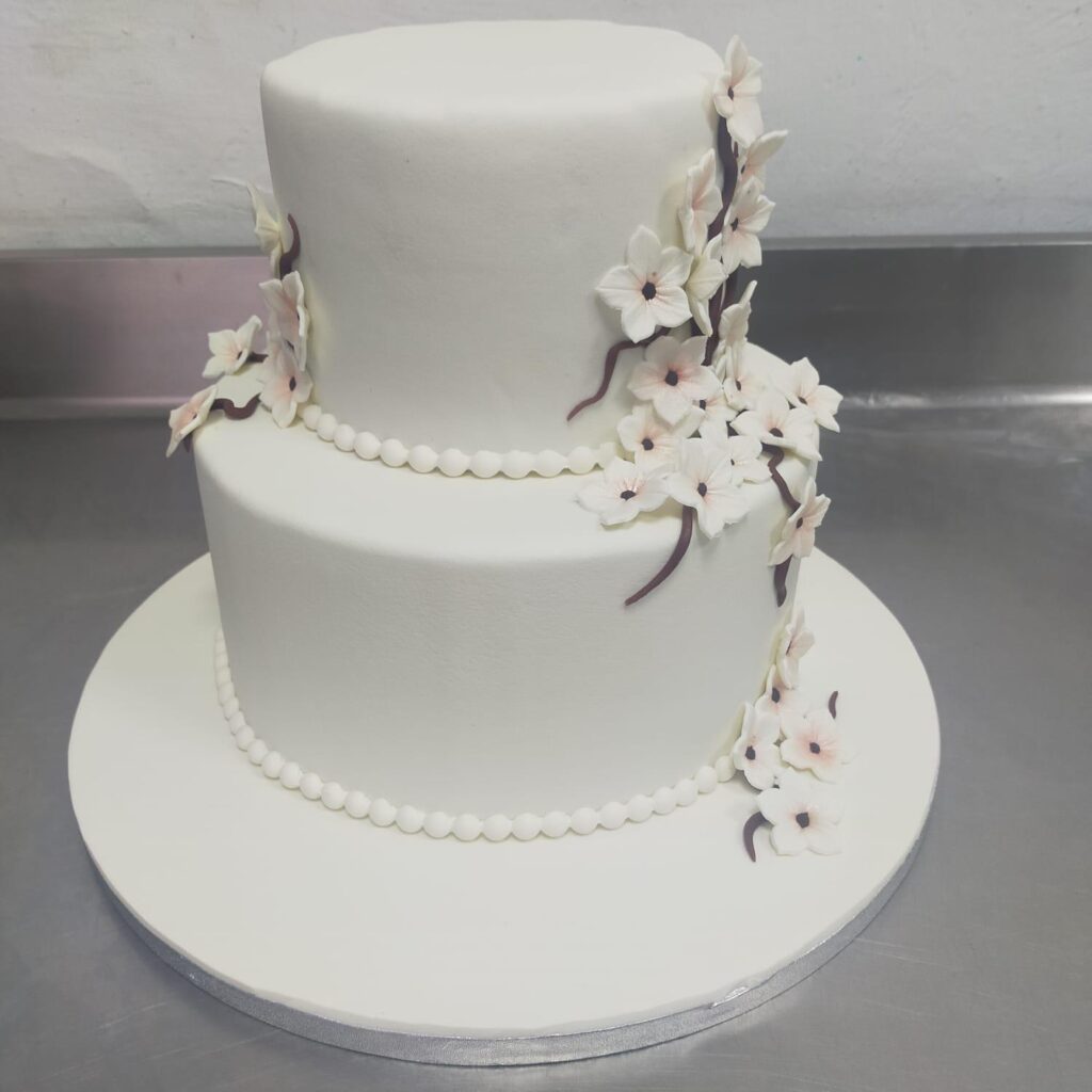 Tarta de Bodas Flores de Almendro