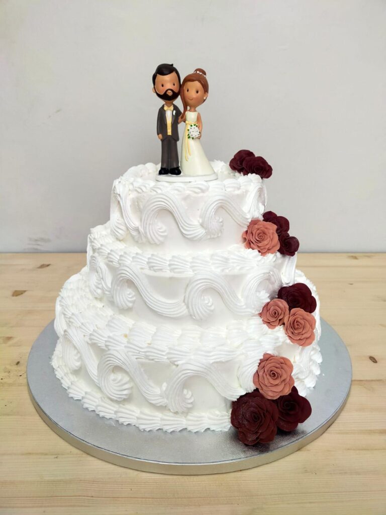 Tarta de Bodas Sencilla con Flores 10