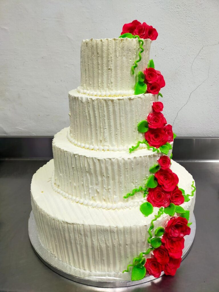 Tarta de Bodas Sencilla con Flores 7