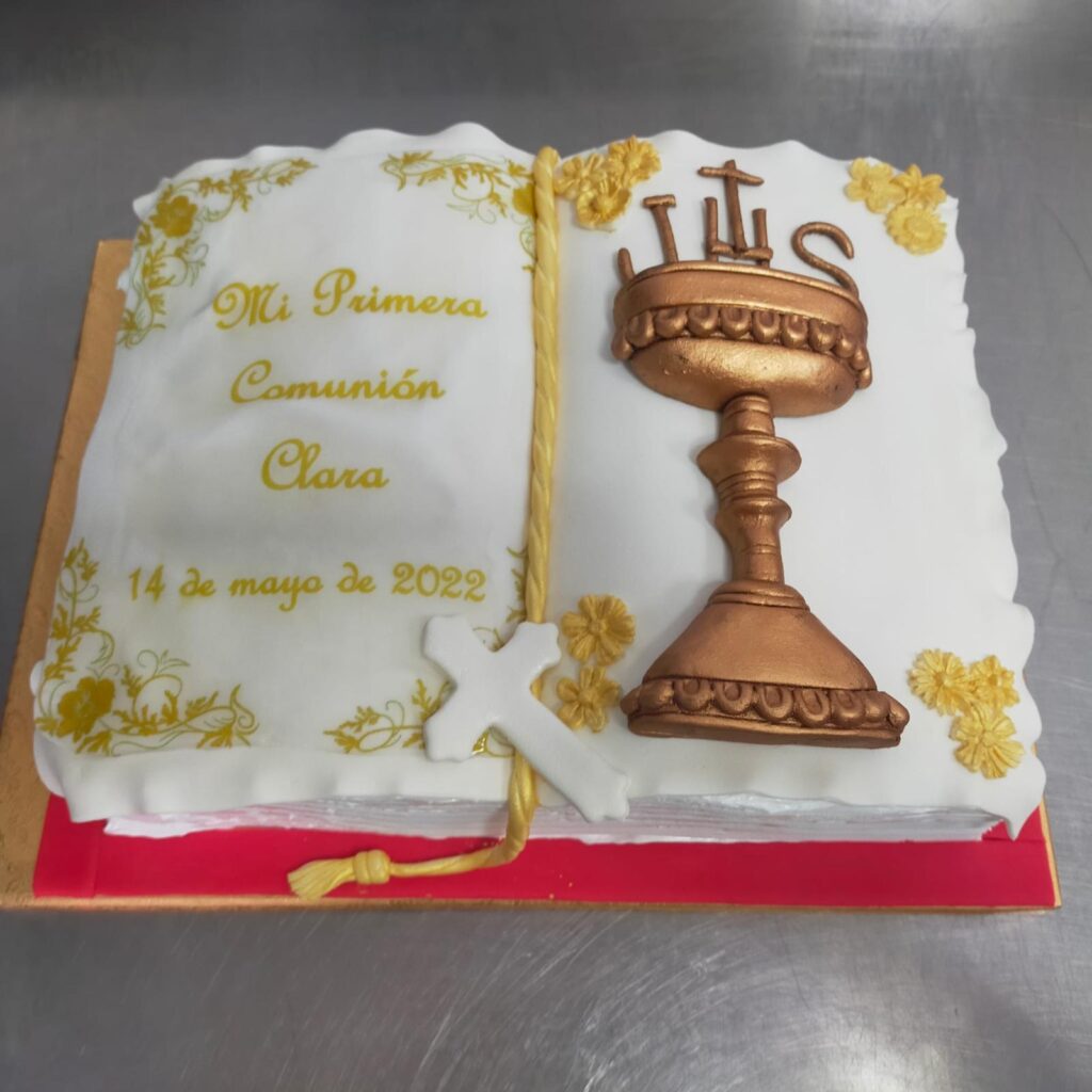 Tarta de Primera Comunión Biblia 01