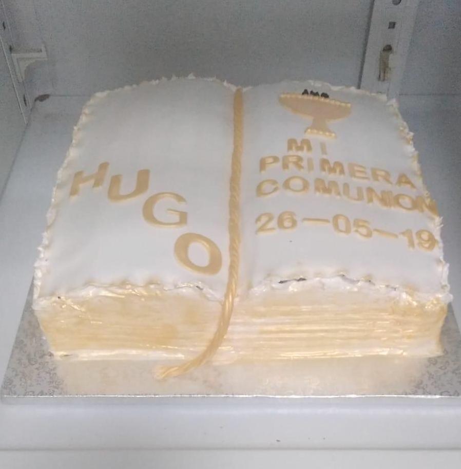 Tarta de Primera Comunión Biblia 2